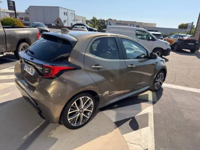 TOYOTA Yaris 116h Iconic 5p MY22 occasion 2023 - Photo 3