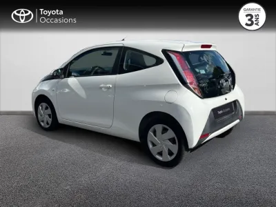 TOYOTA Aygo 1.0 VVT-i 72ch x-play 3p occasion 2018 - Photo 2