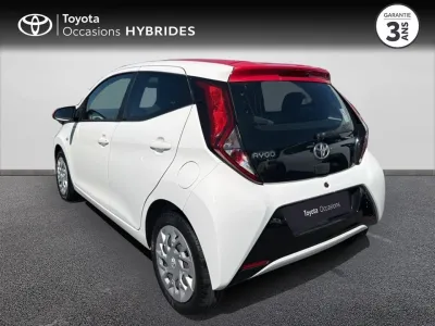 TOYOTA Aygo 1.0 VVT-i 72ch x-play x-app 5p MC18 occasion 2018 - Photo 2