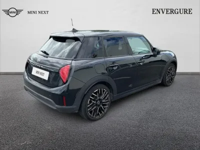 MINI Cooper 5 Portes C 156ch Favoured DKG7 occasion 2025 - Photo 2