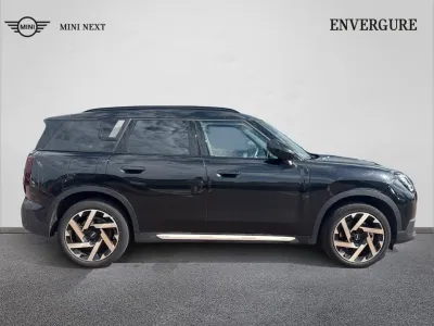 MINI Countryman C 170ch Favoured DKG7 occasion 2024 - Photo 3