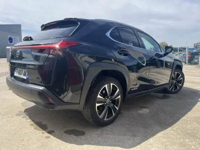 LEXUS UX 250h 2WD Premium Edition MY21 occasion 2020 - Photo 2