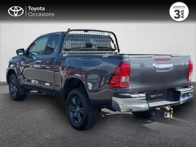 TOYOTA Hilux 2.4 D-4D 150ch X-Tra Cabine Légende 4WD RC23 occasion 2024 - Photo 2