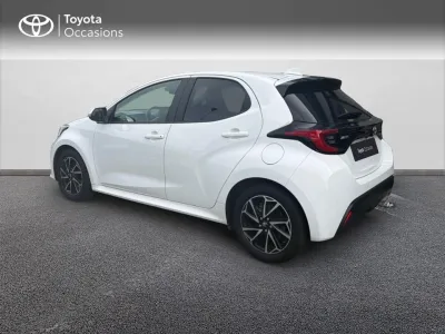 TOYOTA Yaris 116h Design Pack 5p MY22 occasion 2023 - Photo 2