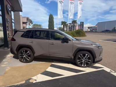 TOYOTA RAV4 2.5 Hybride Rechargeable 309ch Lounge AWD-i RC26 occasion 2026 - Photo 3