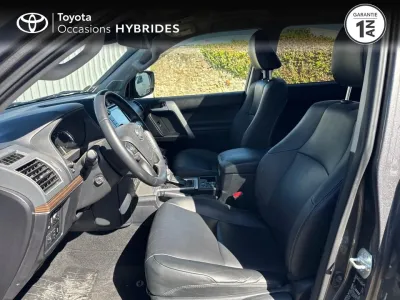 TOYOTA Land Cruiser 177 D-4D Lounge BVA 5p RC18 occasion 2019 - Photo 3