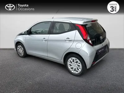 TOYOTA Aygo 1.0 VVT-i 72ch x-play 5p MY21 occasion 2022 - Photo 2