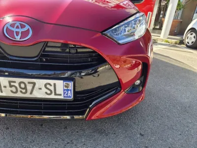 TOYOTA Yaris 130h Collection 5p MY25 occasion 2026 - Photo 2
