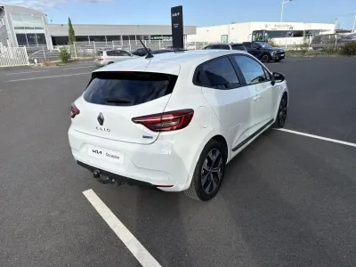RENAULT Clio 1.6 E-Tech hybride 145ch Techno occasion 2023 - Photo 2