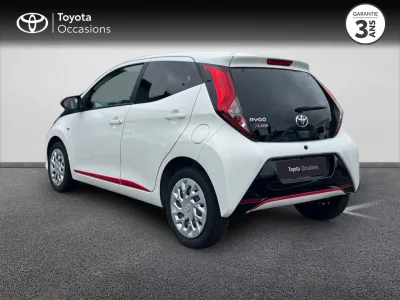 TOYOTA Aygo 1.0 VVT-i 72ch x-play 5p MY20 occasion 2021 - Photo 2