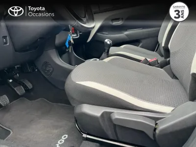 TOYOTA Aygo 1.0 VVT-i 72ch x-play 5p MY20 occasion 2021 - Photo 3
