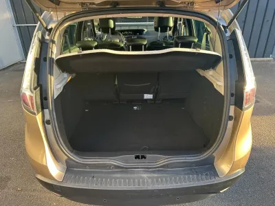 RENAULT Scenic 1.6 dCi 130ch energy Bose Euro6 2015 occasion 2016 - Photo 4