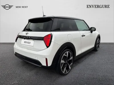 MINI Cooper 3 Portes C 156ch Favoured DKG7 occasion 2024 - Photo 2