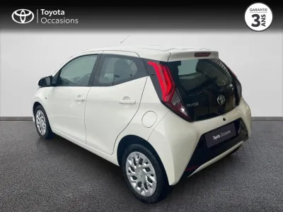 TOYOTA Aygo 1.0 VVT-i 72ch x-play x-app 5p MC18 occasion 2019 - Photo 2