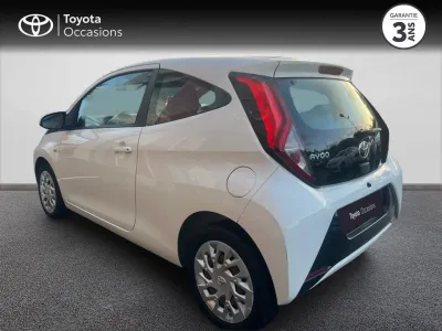 TOYOTA Aygo 1.0 VVT-i 72ch x-play 3p occasion 2019 - Photo 2