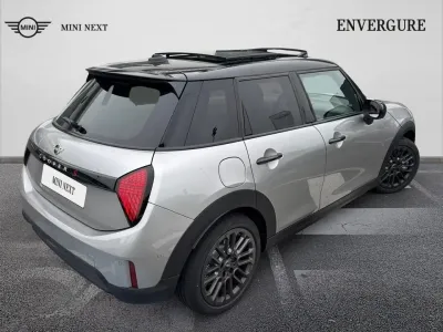 MINI Cooper 5 Portes S 204ch Favoured DKG7 occasion 2026 - Photo 2