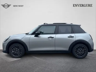 MINI Cooper 5 Portes S 204ch Favoured DKG7 occasion 2026 - Photo 3