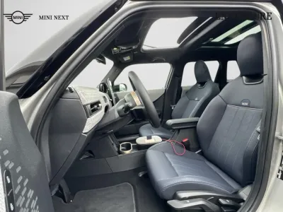 MINI Cooper 5 Portes S 204ch Favoured DKG7 occasion 2026 - Photo 4
