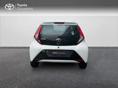 TOYOTA Aygo 1.0 VVT-i 72ch x-play 5p MY20 occasion 2021 - Photo 4
