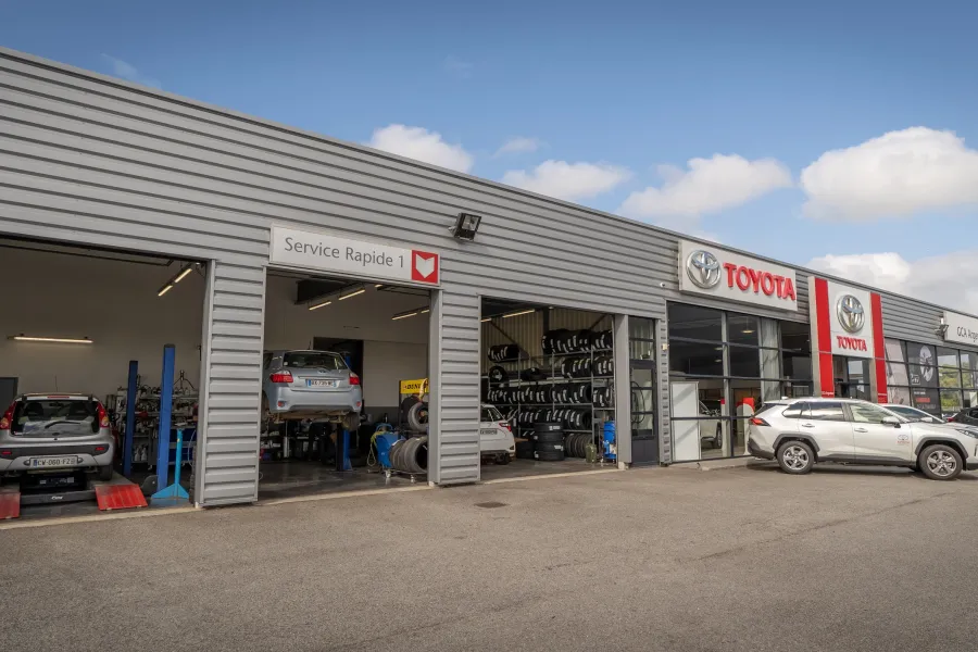 Concession Toyota Argentan Sarceaux Groupe GCA