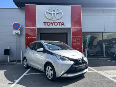 TOYOTA Aygo 1.0 VVT-i 69ch x-play 5p occasion 2017 - Photo 3
