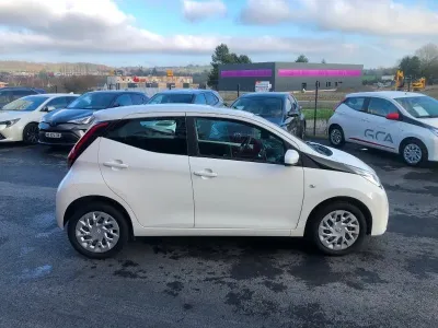 TOYOTA Aygo 1.0 VVT-i 72ch x-play 5p occasion 2018 - Photo 4