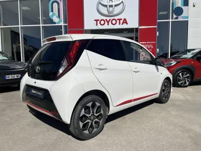 TOYOTA Aygo 1.0 VVT-i 72ch x-play x-app 5p MC18 occasion 2019 - Photo 2
