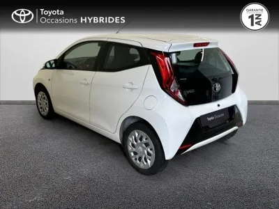 TOYOTA Aygo 1.0 VVT-i 72ch x-play 5p MY20 occasion 2021 - Photo 2
