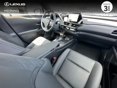 LEXUS UX 250h F SPORT Design 2WD occasion 2024 - Photo 2
