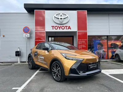 TOYOTA C-HR 2.0 200ch Collection Premiere occasion 2024 - Photo 2