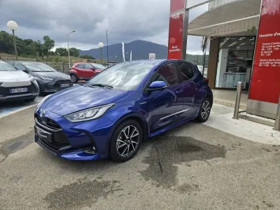 TOYOTA Yaris 116h Design 5p MY22 occasion 2021 - Photo 2