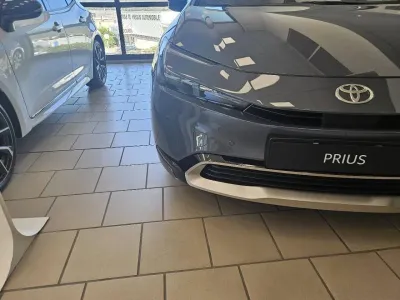 TOYOTA Prius Rechargeable 2.0 Hybride Rechargeable 223ch Design (sans toit panoramique) occasion 2025 - Photo 3