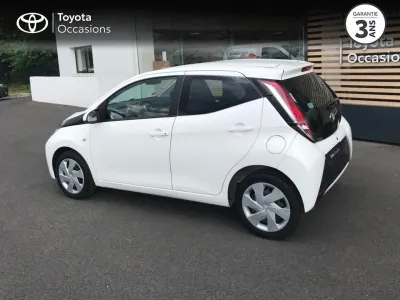 TOYOTA Aygo 1.0 VVT-i 69ch x-play 5p occasion 2015 - Photo 2
