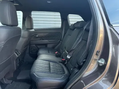 MITSUBISHI Outlander PHEV Twin Motor Instyle 4WD Euro6d-T EVAP 5cv occasion 2020 - Photo 4