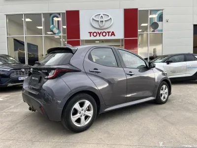 TOYOTA Yaris 116h Dynamic 5p MY22 occasion 2022 - Photo 3
