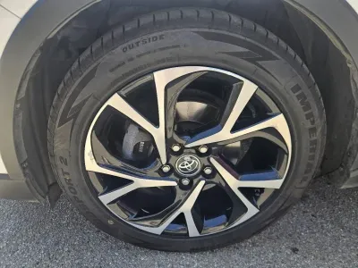 TOYOTA C-HR 122h Edition 2WD E-CVT occasion 2019 - Photo 4