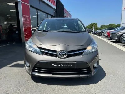 TOYOTA Verso 112 D-4D FAP Dynamic occasion 2016 - Photo 4