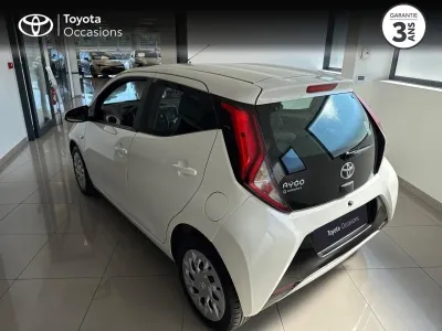 TOYOTA Aygo 1.0 VVT-i 72ch x-play 5p MY20 occasion 2021 - Photo 2