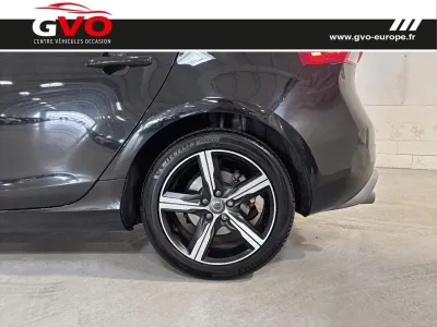 VOLVO V40 T2 122ch R-Design Geartronic occasion 2019 - Photo 4