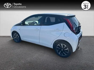 TOYOTA Aygo 1.0 VVT-i 72ch x-night 5p MY21 occasion 2021 - Photo 2