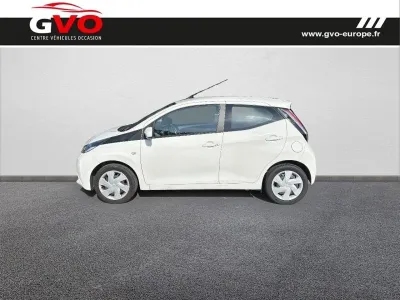 TOYOTA Aygo 1.0 VVT-i 69ch x-play 5p occasion 2016 - Photo 3