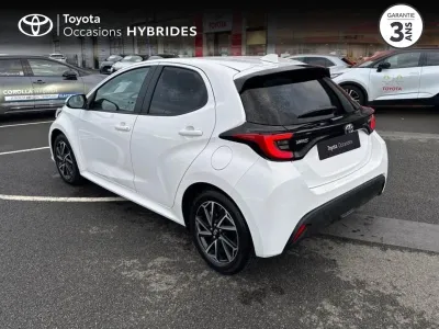 TOYOTA Yaris 116h Design 5p MY22 occasion 2023 - Photo 2