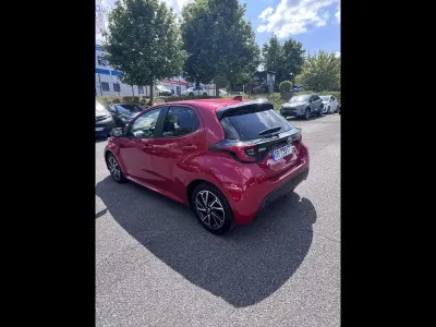 TOYOTA Yaris 116h Design 5p MY21 occasion 2022 - Photo 2