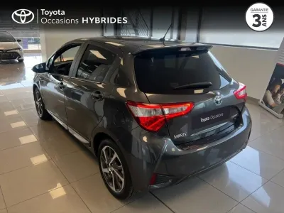 TOYOTA Yaris 100h Chic 5p RC18 occasion 2018 - Photo 2
