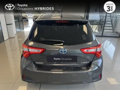 TOYOTA Yaris 100h Chic 5p RC18 occasion 2018 - Photo 4