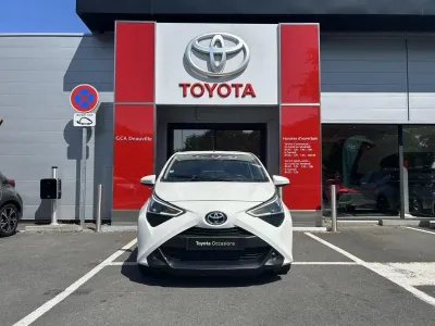 TOYOTA Aygo 1.0 VVT-i 72ch x-play x-shift 5p occasion 2019 - Photo 2
