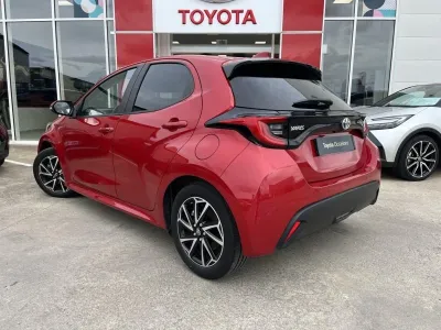 TOYOTA Yaris 116h Design 5p MY22 occasion 2022 - Photo 2