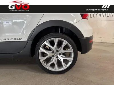 VOLKSWAGEN CrossPolo 1.2 TSI 90ch 5p occasion 2016 - Photo 4