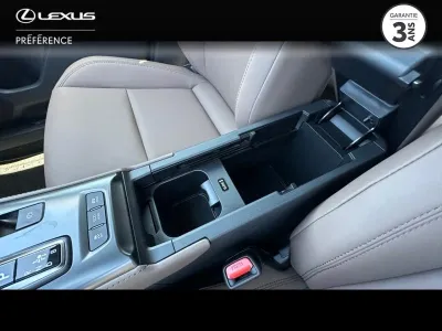 LEXUS LBX 1.5 136ch Elegant 2WD occasion 2025 - Photo 4