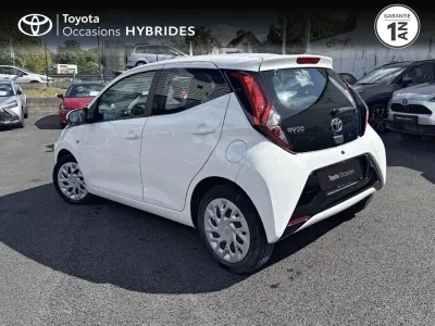 TOYOTA Aygo 1.0 VVT-i 72ch x-play 5p MY21 occasion 2022 - Photo 2